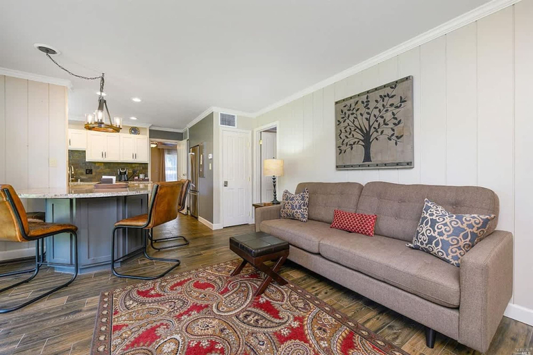 Others 1, Elegant Napa Retreat Luxe Beds Prime Location, Napa