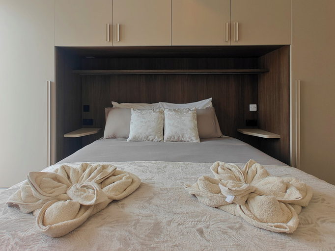 Others 3, Spacious Modern Stay w/ Balcony - Gzira