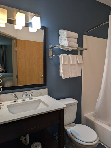 Bathroom 4, Jonestown Inn, Lebanon