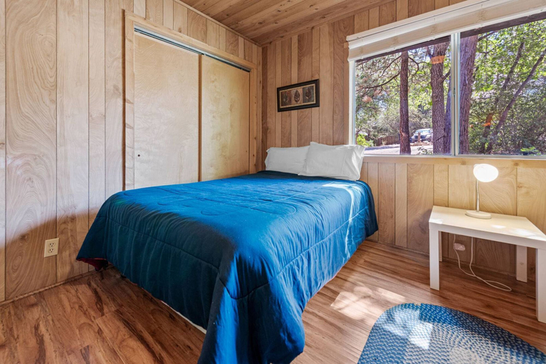 Bedroom 2, Granny's Love Shack, San Bernardino