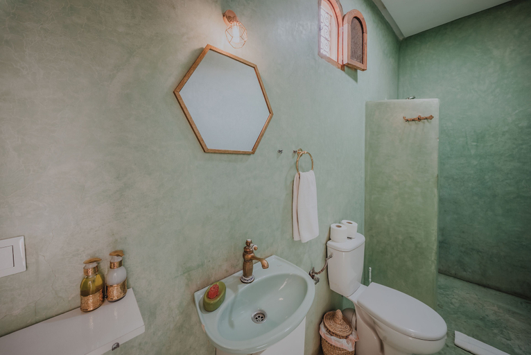 Bathroom 4, Riad Imndi, Marrakech