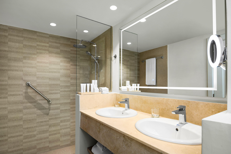 Bathroom 5, Wyndham Alltra Punta Cana All Inclusive Resort, Salvaleon de Higuey