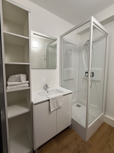 Bathroom 5, Résidence Agathéa, Hérault