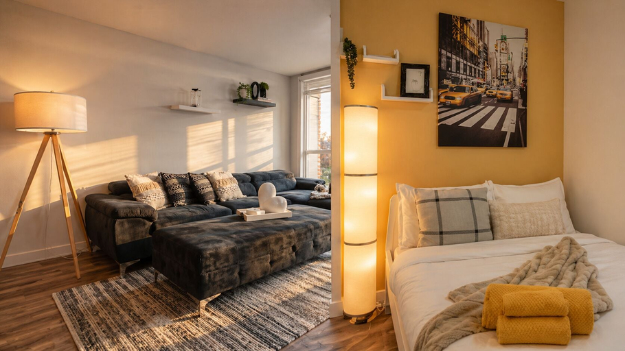 Others 5, Platinum Premium Residence, Toronto