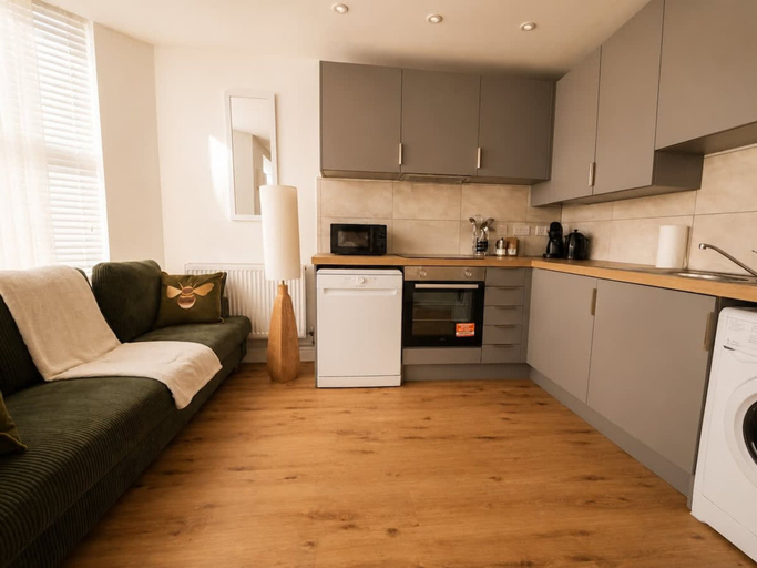 Others 4, Perfect Booking Bright 2 Bed Maisonette in Bath, Bath and North East Somerset