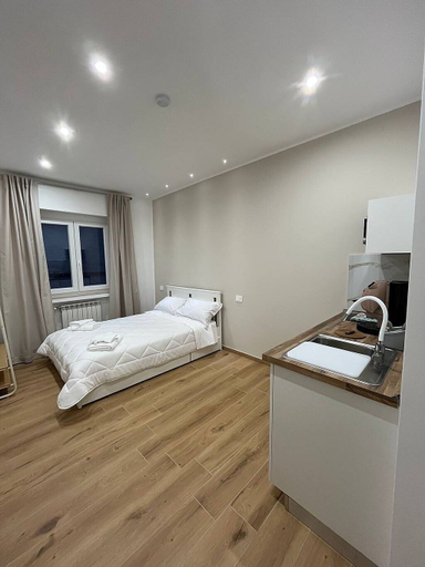 Others 5, The Family Rooms, Napoli