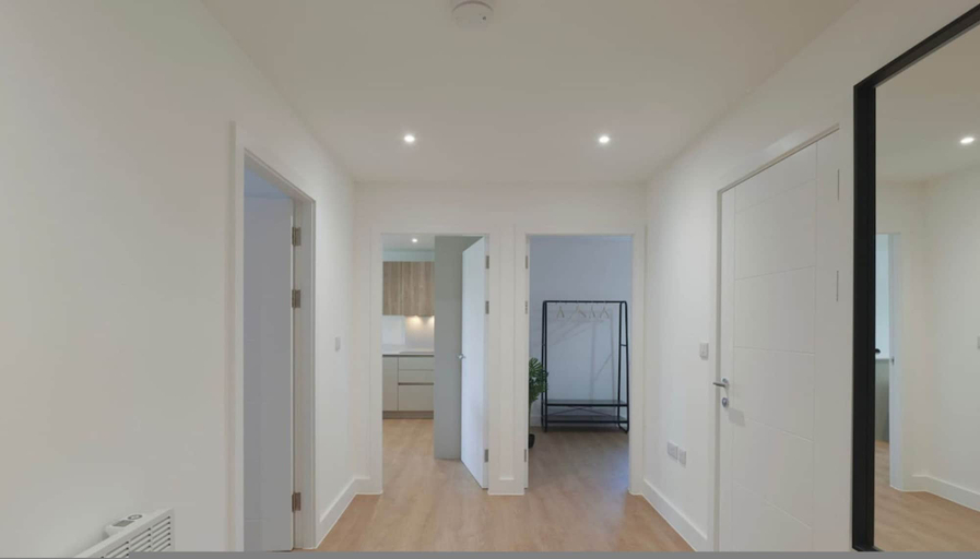 Others 5, Luxury Manchester Apartment - Blue, Stockport