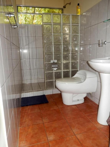 Bathroom 3, Heliconia Island, Sarapiquí
