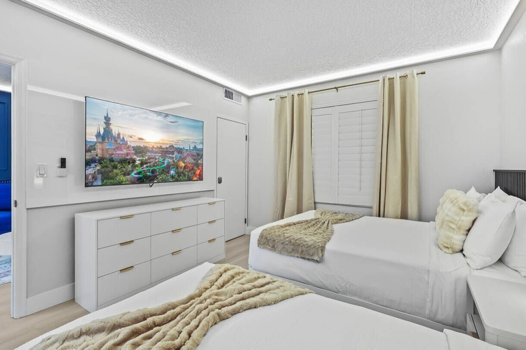 Bedroom 4, Suite c/ Vista Piscina + Parking Gratis, Orange