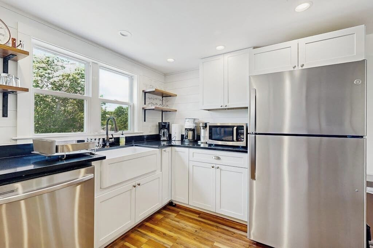 Others 2, Coastal Charmer With Screened-in Porch, Grill, & AC, Lincoln