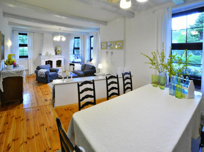 Food & Drinks 3, Holiday Villa With Fireplace and Private Garden, Koszalin