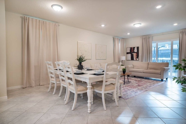 Others 3, 6BR Disney Home w/ Pool at Windsor Cay, Lake