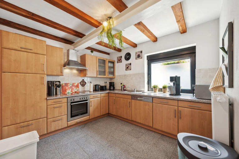 Others 3, ANDRISS - Travel & Work Apartment - 5 BR, Kaiserslautern