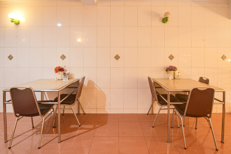 Others 3, Cozy Twin Escape With Free Wifi and Parking, Makassar