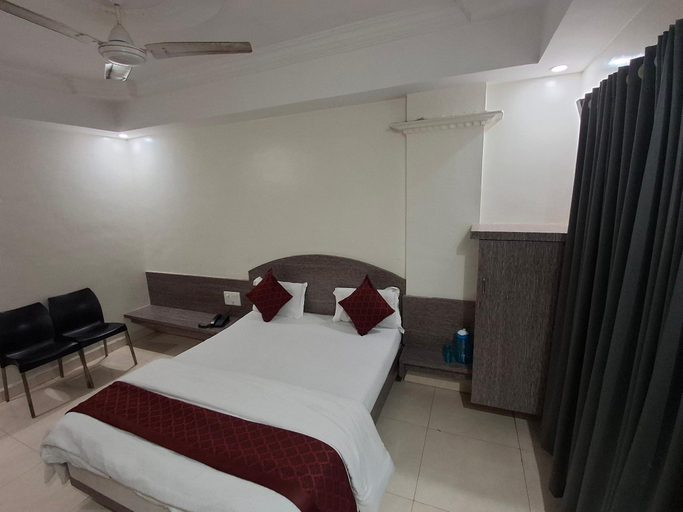 Bedroom 3, Hotel Sai Tulsi, Ahmadnagar