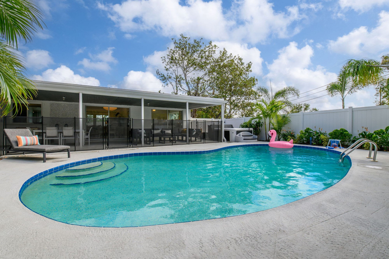Others 1, Breezy Blue-pool Hot Tub Minutes to Beach Games, Pinellas