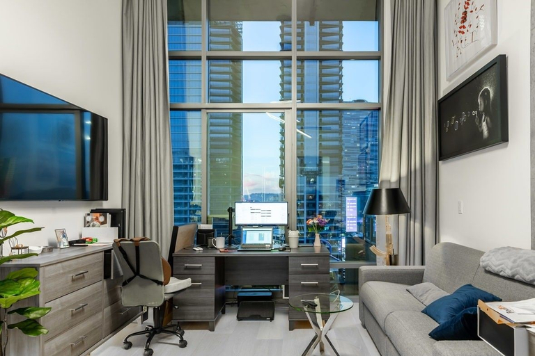 Others 5, Luxury in Downtown L.A, Los Angeles