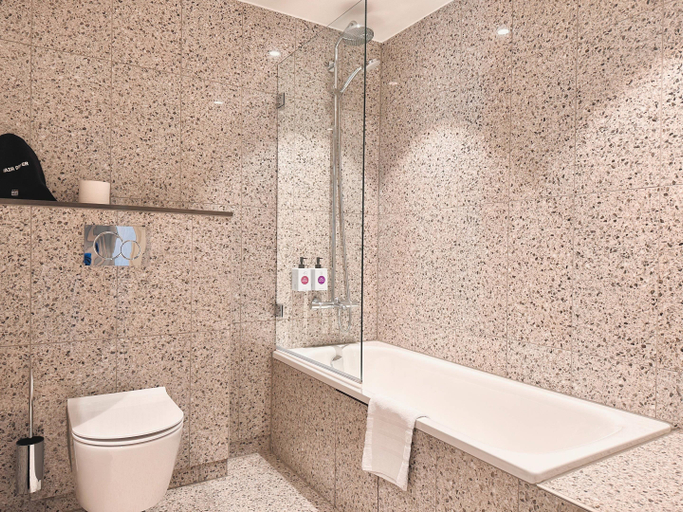 Bathroom 5, Quality Hotel Arlanda XPO, Sigtuna