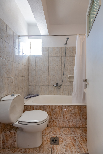 Bathroom, Gelli Apartments, South Aegean
