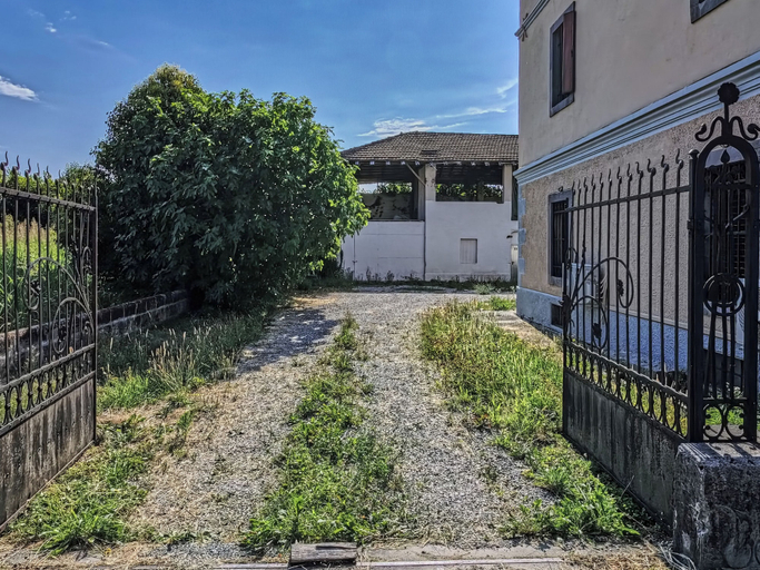 Others 3, Villa Silvestri, Udine