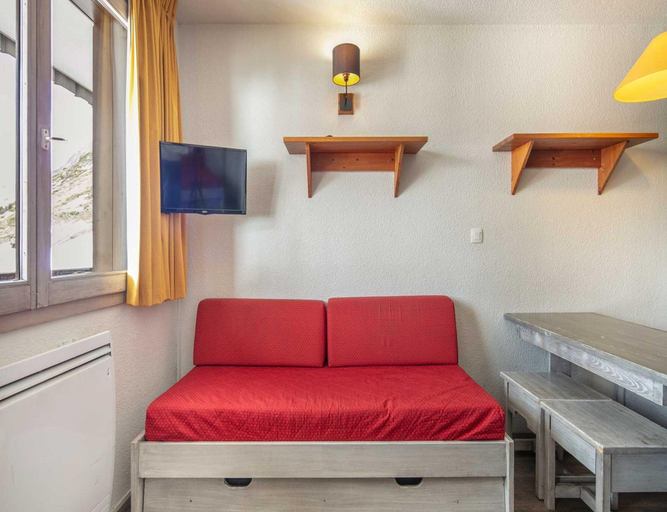 Others 2, 4-guest Tignes Stay With Bathtub, Savoie