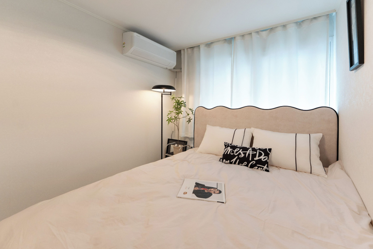 Bedroom 5, Seoul Pause, Mapo