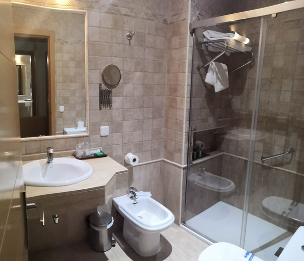 Bathroom 4, Hotel Marisma Sancti Petri, Cádiz