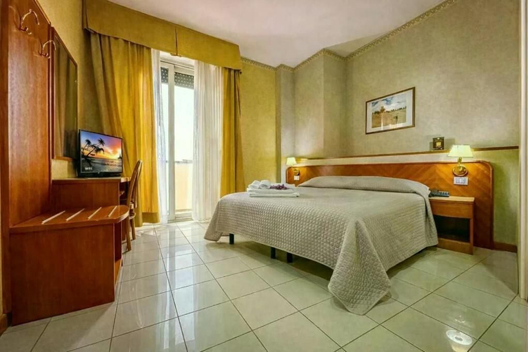 Bedroom 4, Hotel Remin Plaza, Rimini