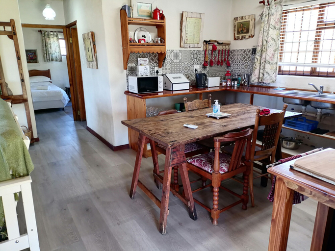 Others 3, Fairfield Cottages, Cape Winelands