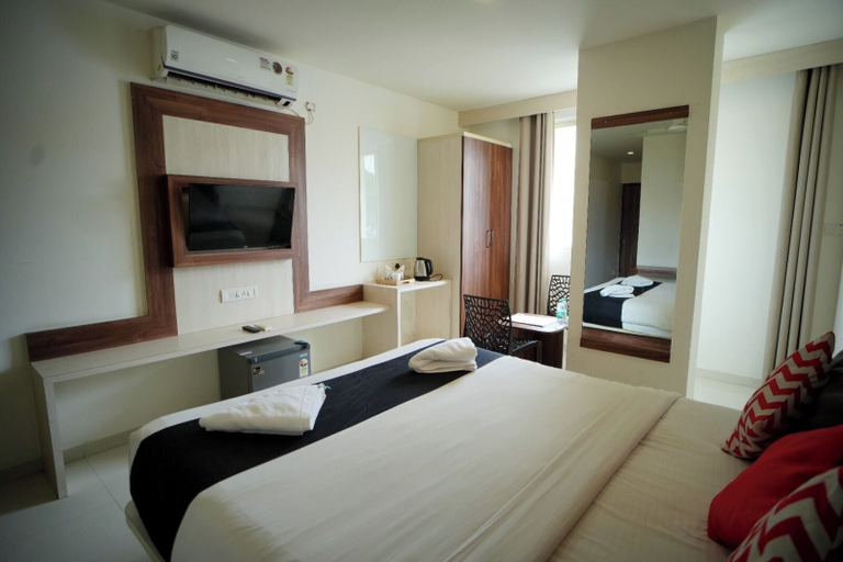 Others 4, SS Suites, Bangalore