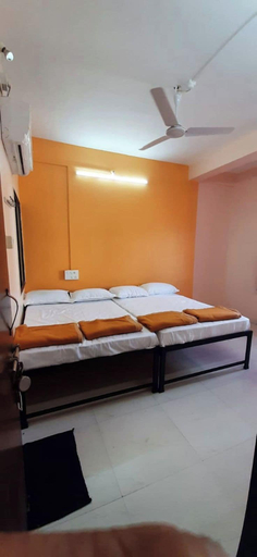 Others 3, Shri Radha Govind Bhakt Niwas and Hotel, Solapur
