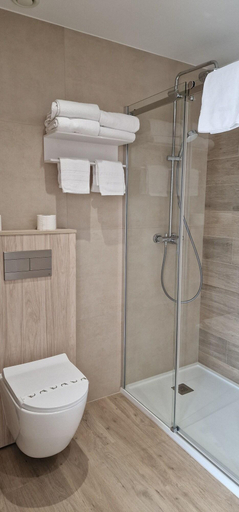Bathroom 3, Playa Joyel Family rooms, Cantabria