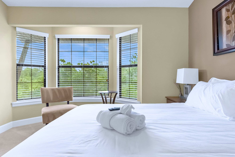 Others 2, Spacious Resort Home Near Disney - Pool, Hot Tub, Orange