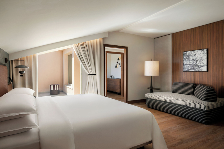 Bedroom 5, Sheraton Rome Parco de’ Medici, Roma
