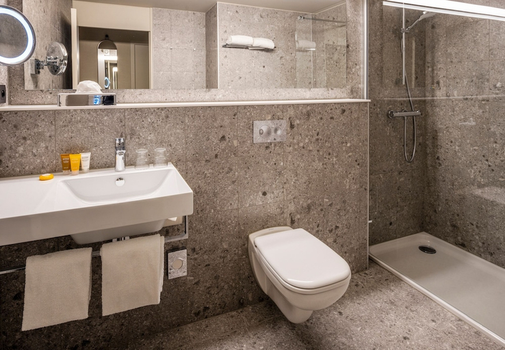 Bathroom 4, Holiday Inn BRUSSELS AIRPORT by IHG, Vlaams Brabant