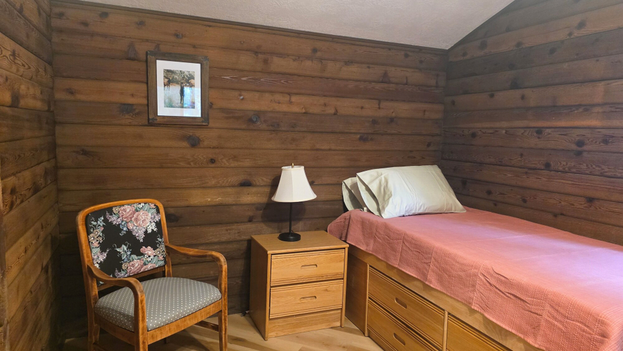 Others 4, Bear Creek Cabins, Clallam