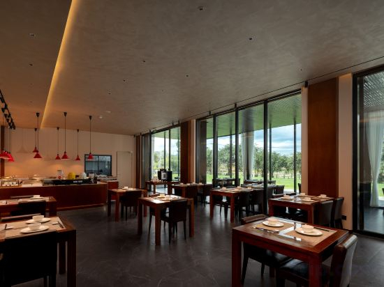 Others 2, Ten-Mile Snow Mountain Luxury Lodge, Dêqên Tibetan