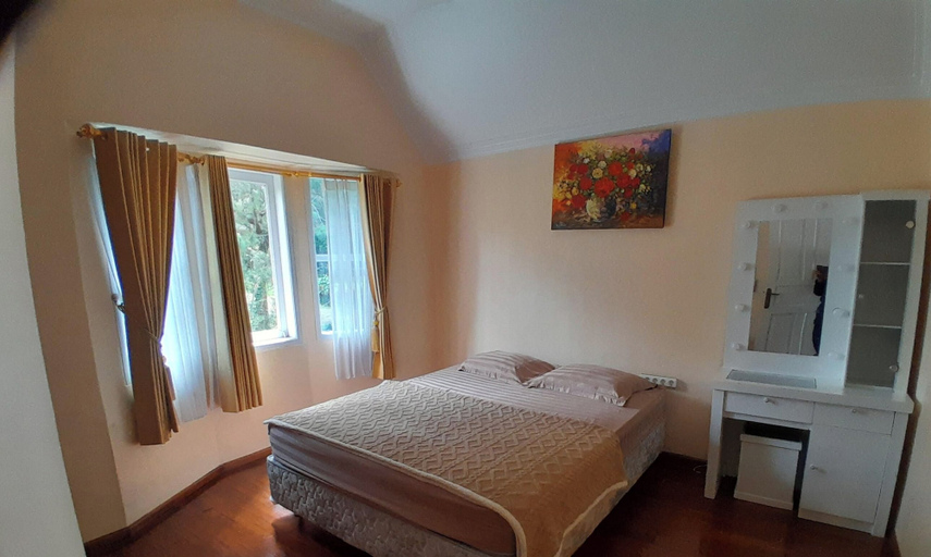 Bedroom 1, Villa Dinar Mountain Estate, Bandung