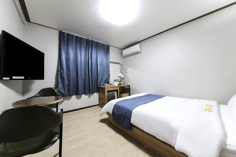 Bedroom 3, Gangneung Shim, Gangneung