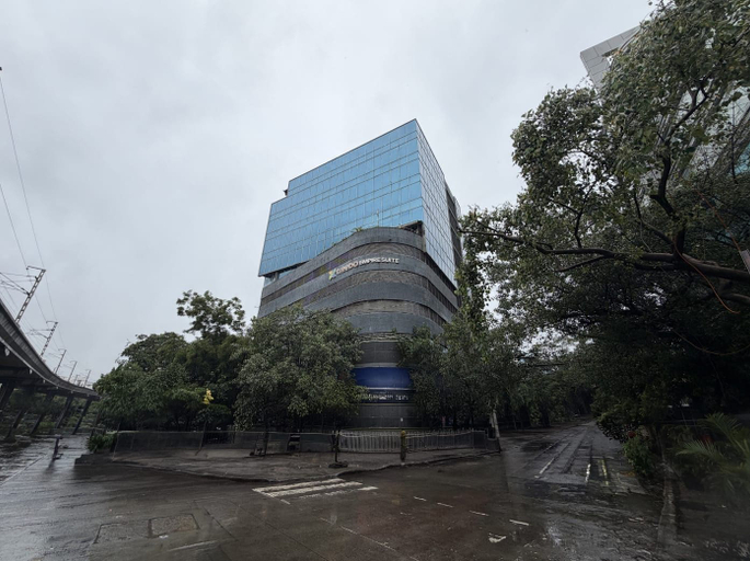 Others 5, Empire Suite, Mumbai Suburban