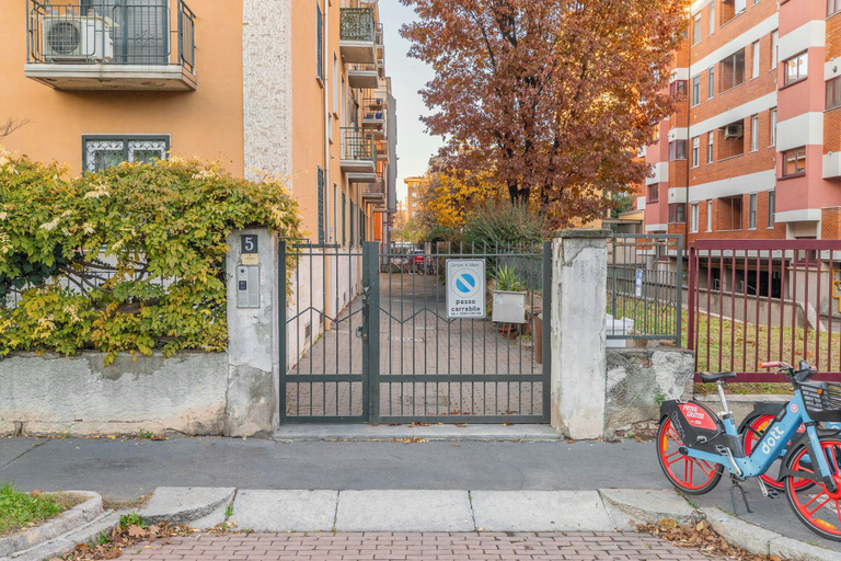 Others 4, Via Ovada 5, Milano