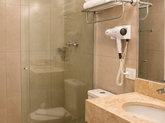 Bathroom 3, Green Village Hotel, Camanducaia