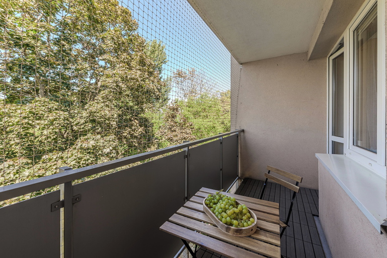 Others 5, Lumina 3-room Apart near Park & Balcony, Warsaw