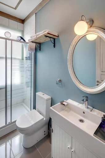Bathroom 5, Loka Suites, Kadıköy