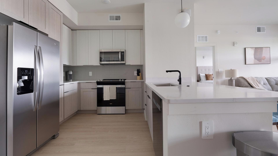 Others 3, Landing Incredible 1bd, Gym, Clubhouse, Lee