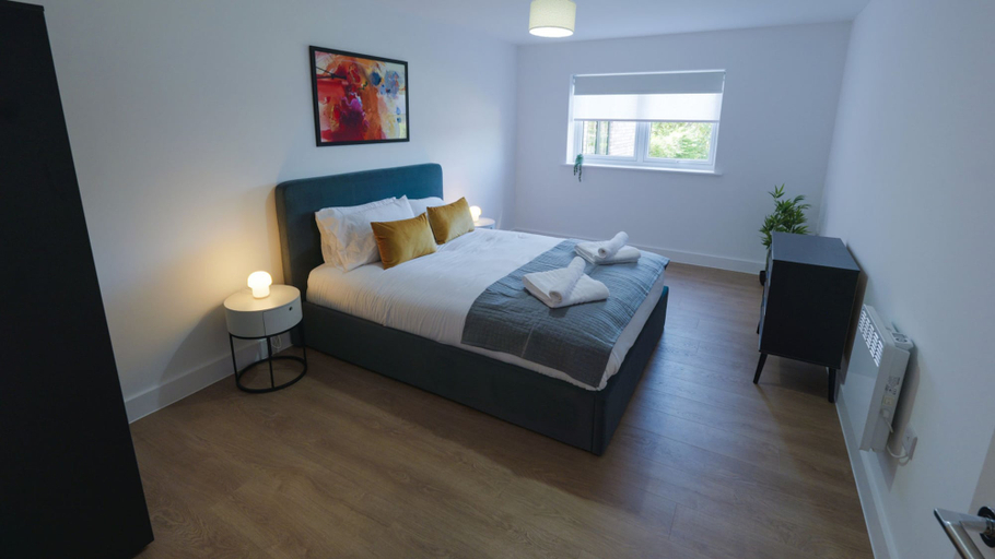 Others 3, Luxury Manchester Apartment - Blue, Stockport