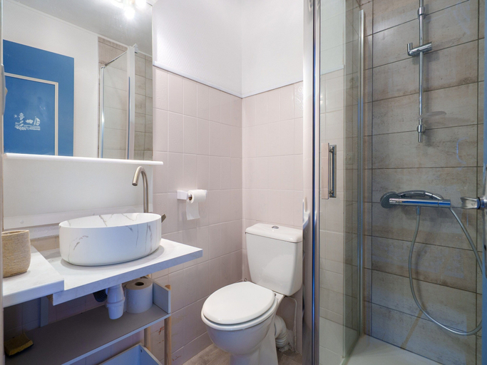 Others 2, Modern Apartment Near Mole, Hérault