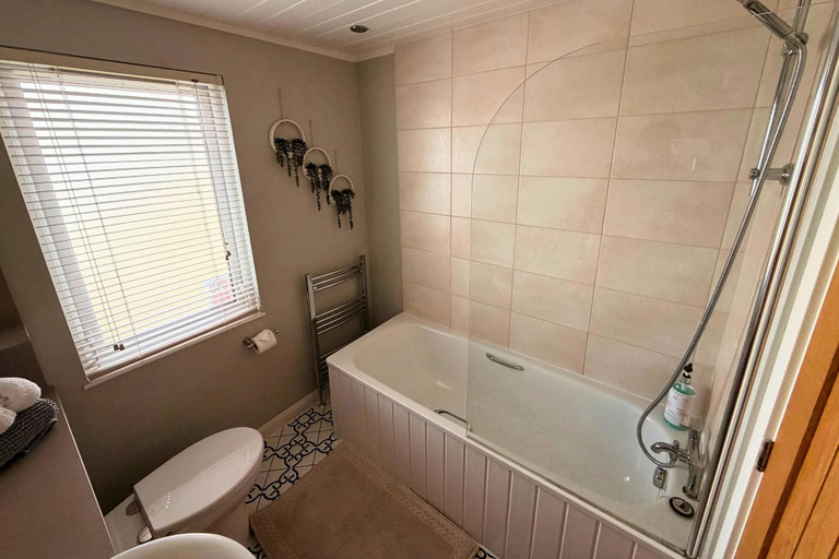 Bathroom, Sunset 19 - Southview Holiday Park Skegness, Lincolnshire