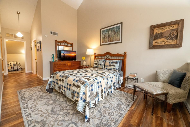 Bedroom 4, Hiker's Hideaway, Sevier