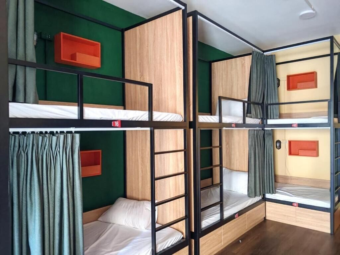 Others 5, Rebel Rooster Hostel, Hoàn Kiếm